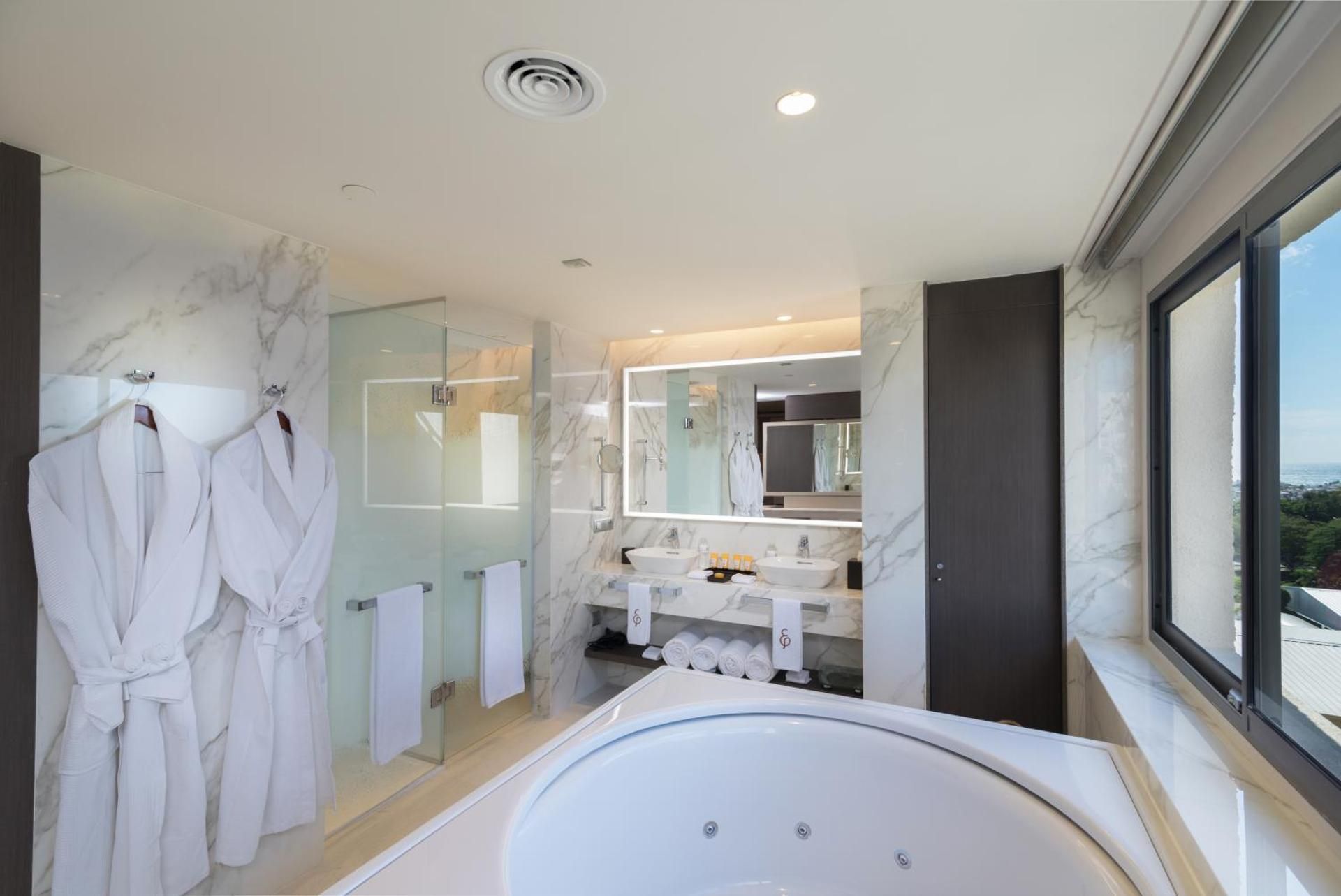 Ambassador Royal Suite