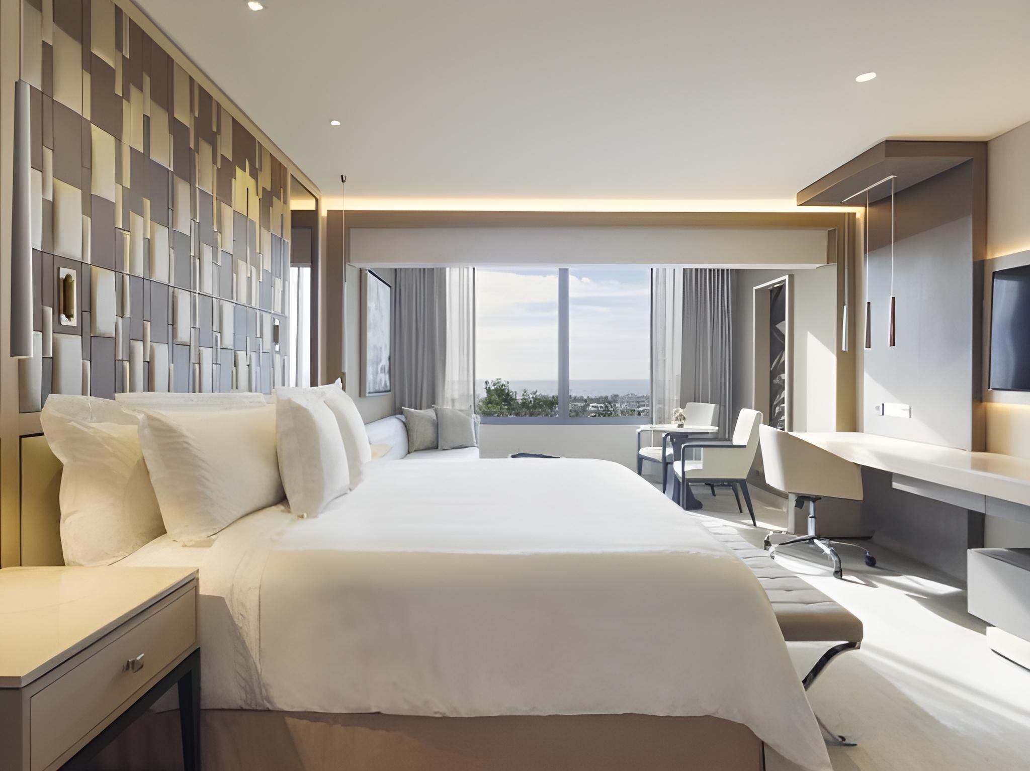 Ambassador Executive Junior Suite