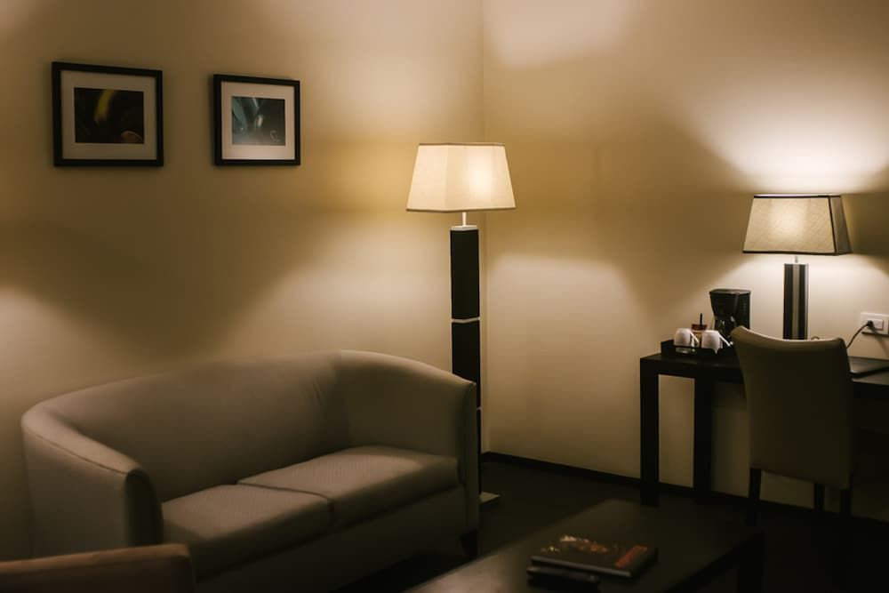 Unipark by Oro Verde Hotels Deluxe Suite, 1 King Bed 4