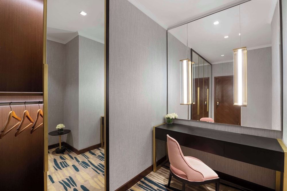 undefined Conrad Cairo 6