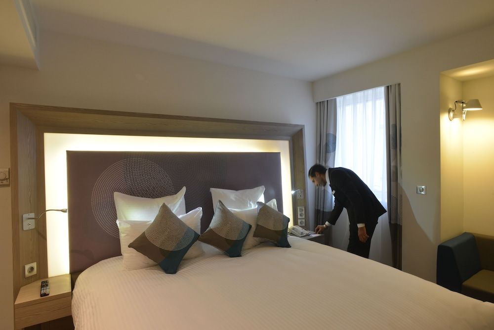 undefined Novotel Cairo Airport 5