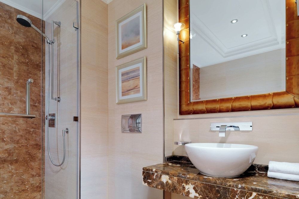 Sheraton Cairo Hotel & Casino Deluxe Guest room, 1 King, Pool & City view, Balcony 2