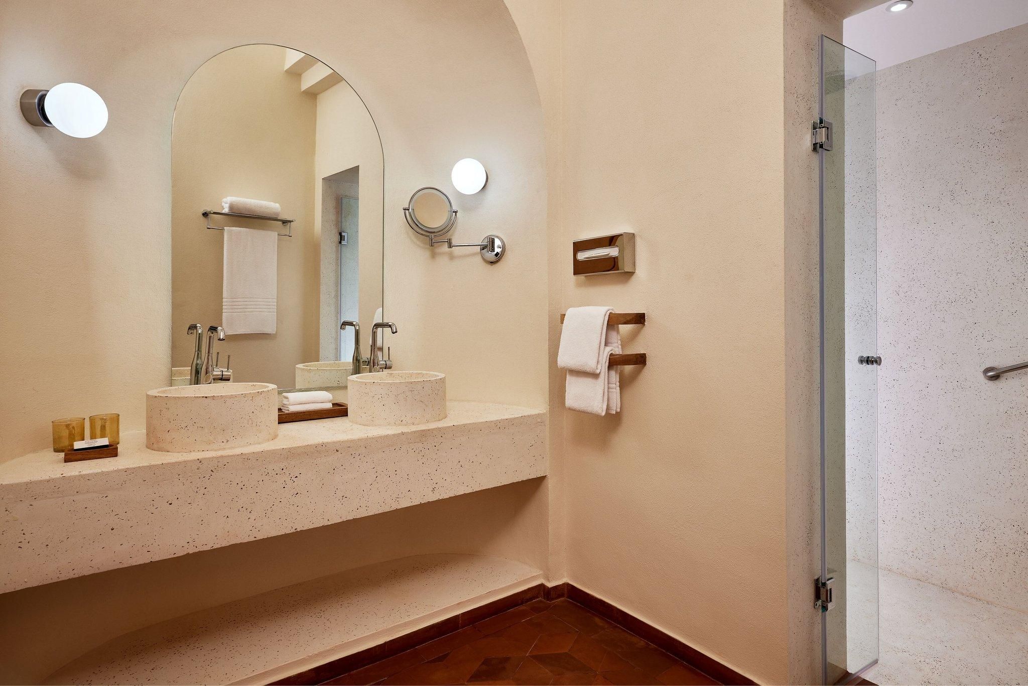 Superior Guest Room, Guest Room, 1 King, Lagoon View, Roll-in Shower, Balcony, Terrace
