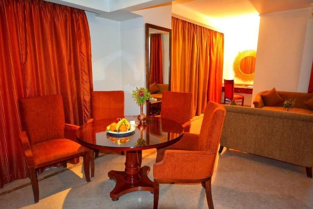 Aracan Eatabe Luxor Hotel Suite, River View 3