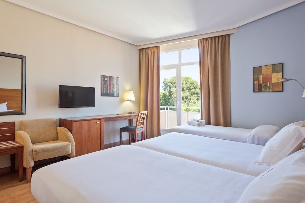 Hotel Sercotel Los Llanos Family Room, Bathtub 2