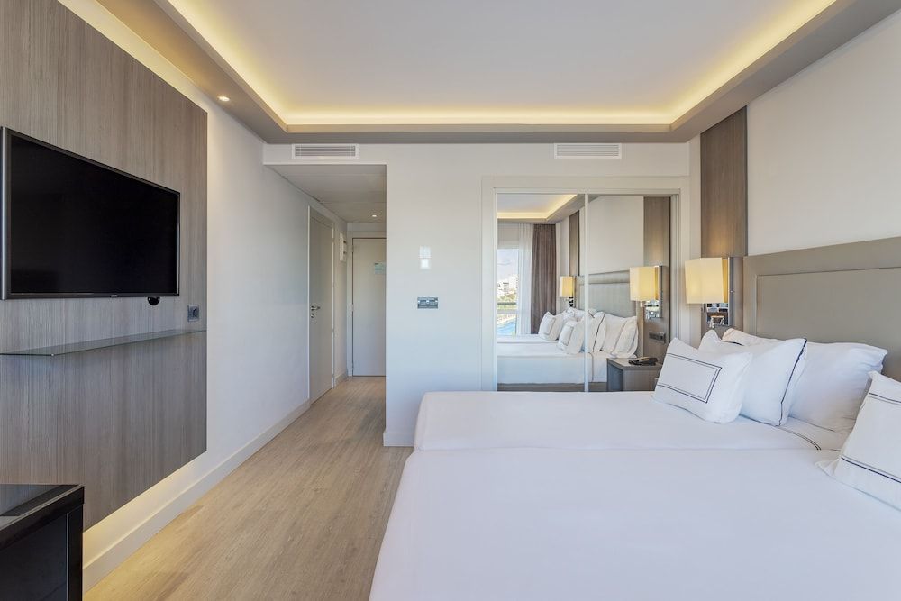Communicated Room