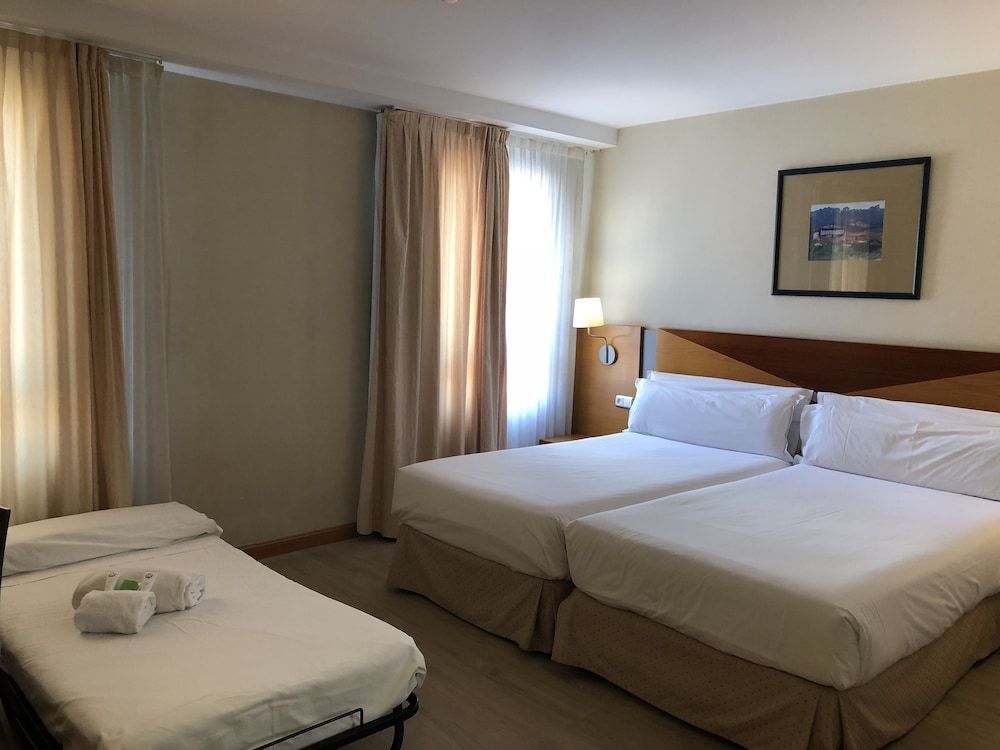 Double Room (2 Adults + 1 Child)