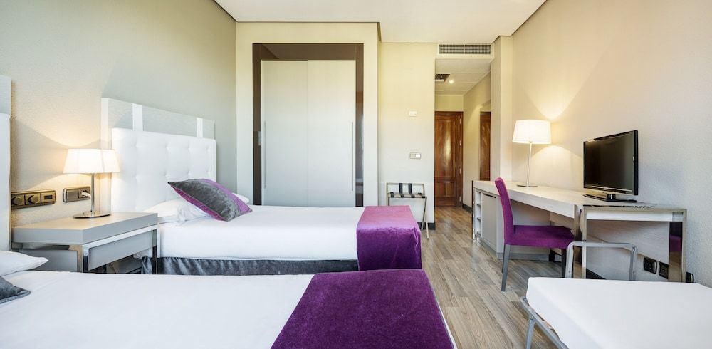 Hotel ILUNION Golf Badajoz Triple Room, 2 adults and 1 child