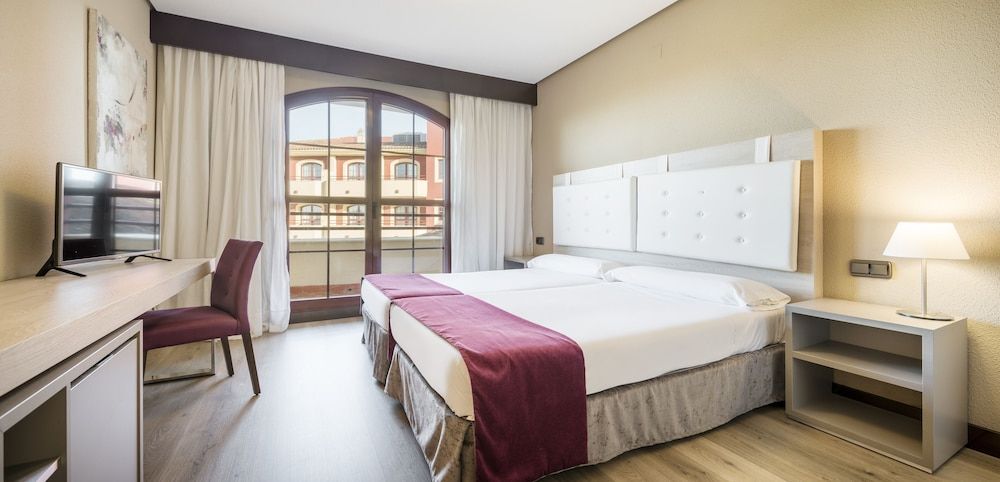 Hotel ILUNION Golf Badajoz Double Room 2