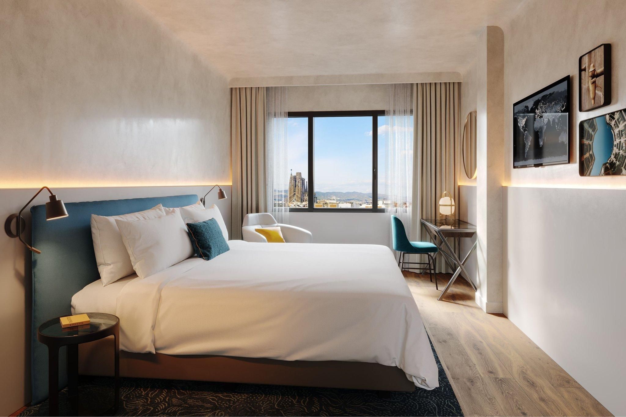 urban superior with view, guest room, 1 king, sagrada familia view