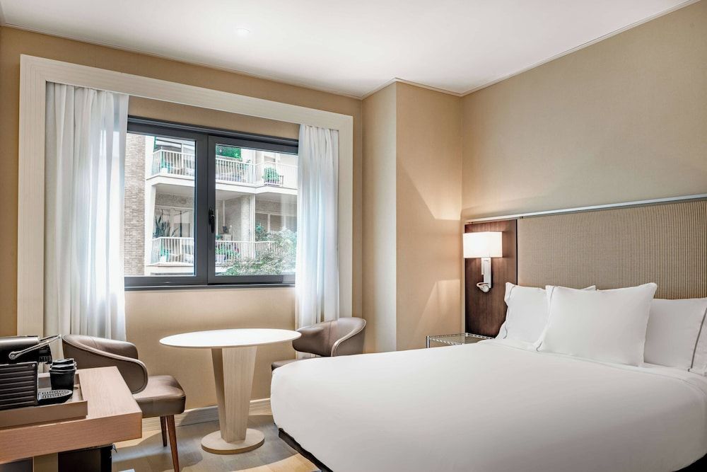 AC Hotel Irla by Marriott Standard Room, 1 Queen Bed