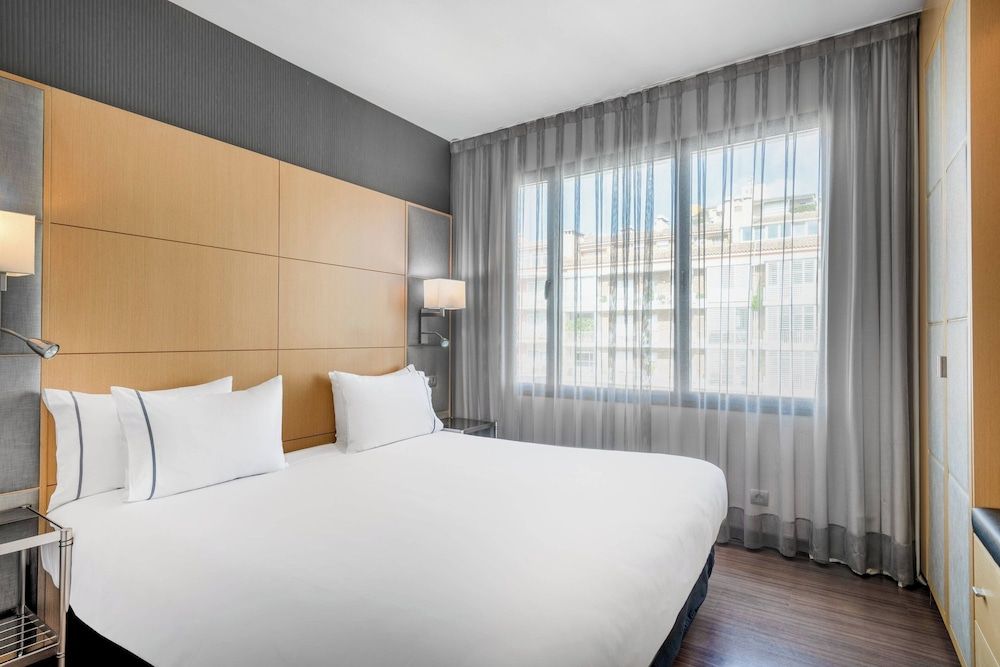 undefined AC Hotel Victoria Suites by Marriott 8