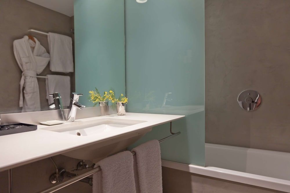 Alexandra Barcelona Hotel, Curio Collection by Hilton Superior Room, 1 King Bed 5