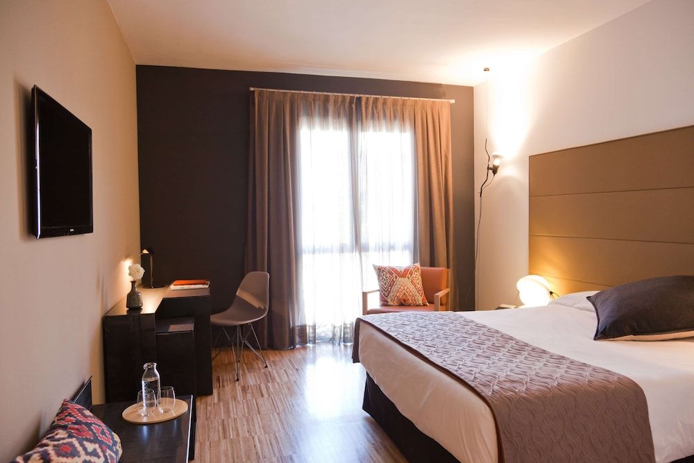 Alexandra Barcelona Hotel, Curio Collection by Hilton Superior Room, 1 King Bed 4