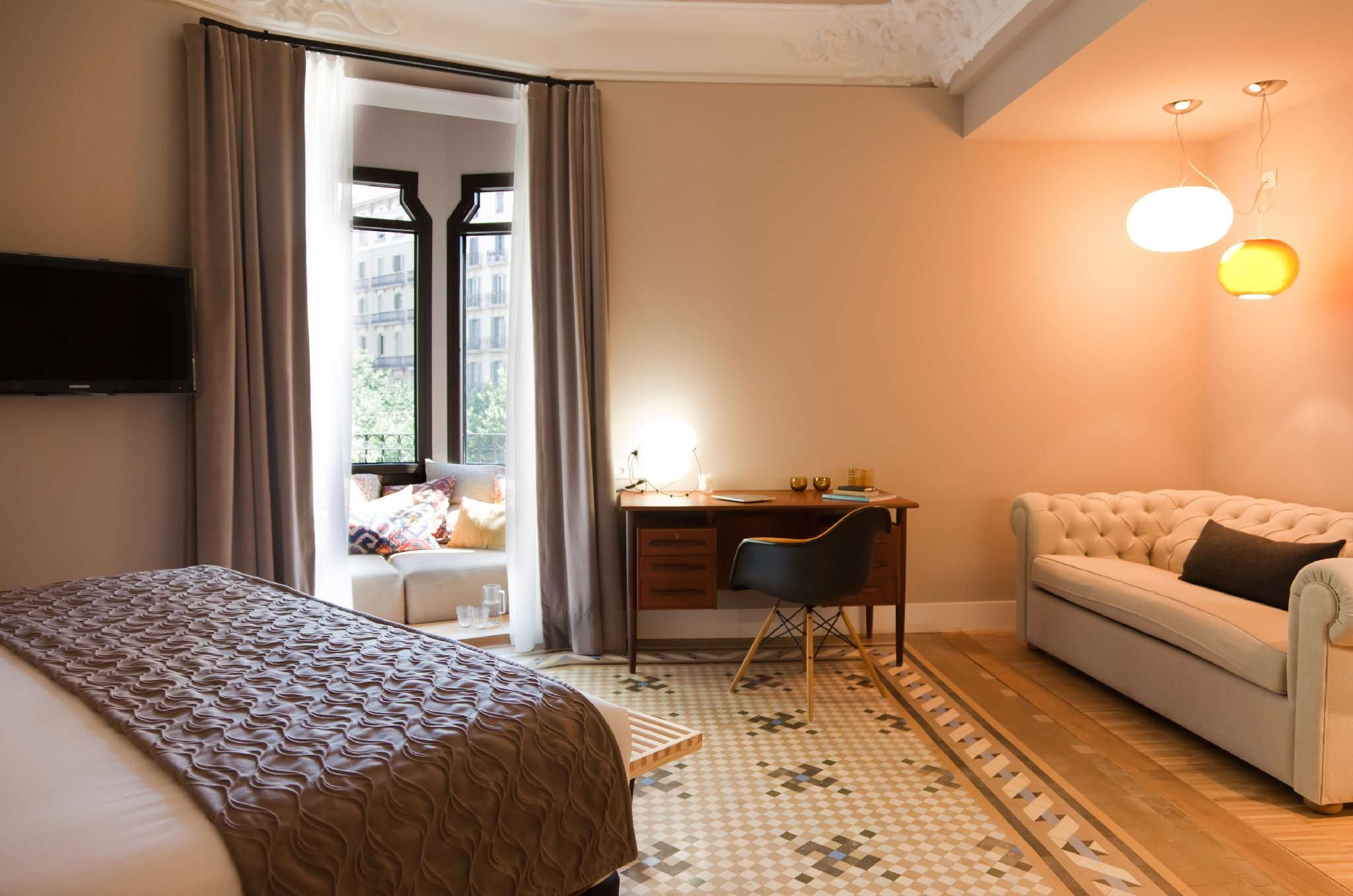 undefined Alexandra Barcelona Hotel, Curio Collection by Hilton 4