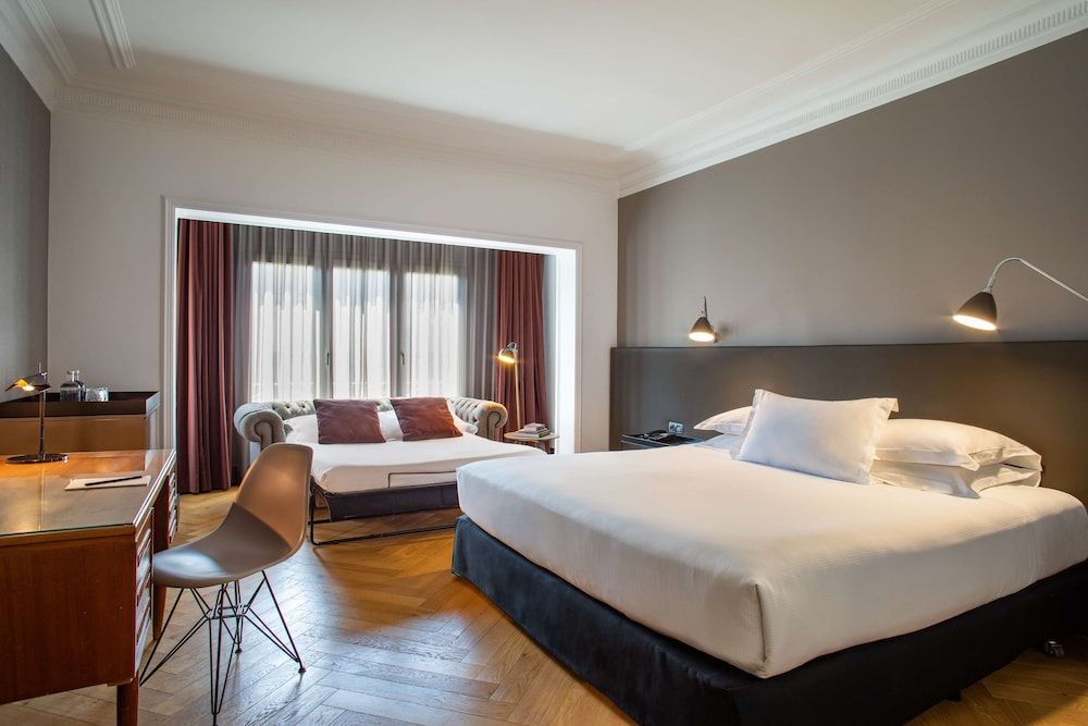 undefined Alexandra Barcelona Hotel, Curio Collection by Hilton 3