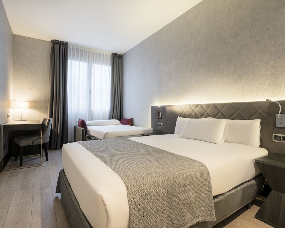 undefined Hotel ILUNION Bel Art 8