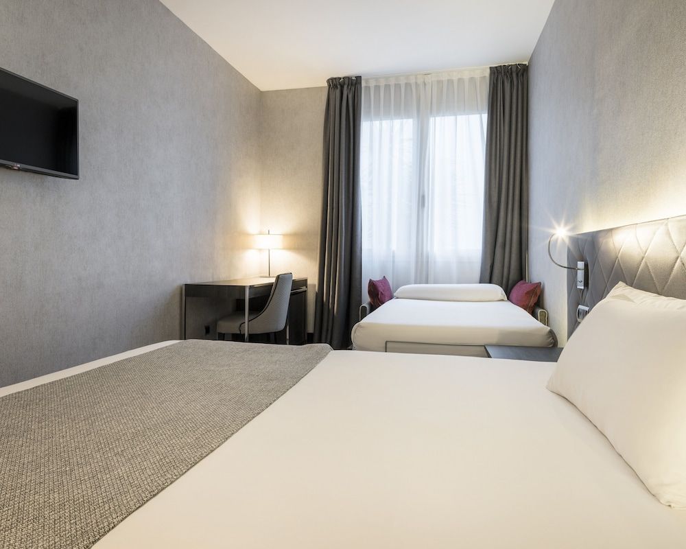 undefined Hotel ILUNION Bel Art 9