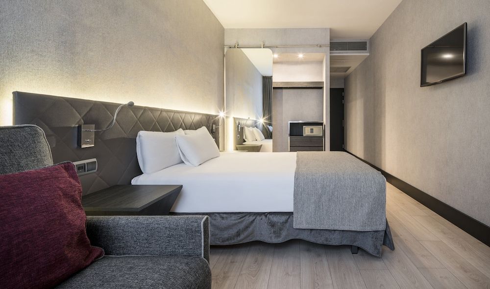 undefined Hotel ILUNION Bel Art 10