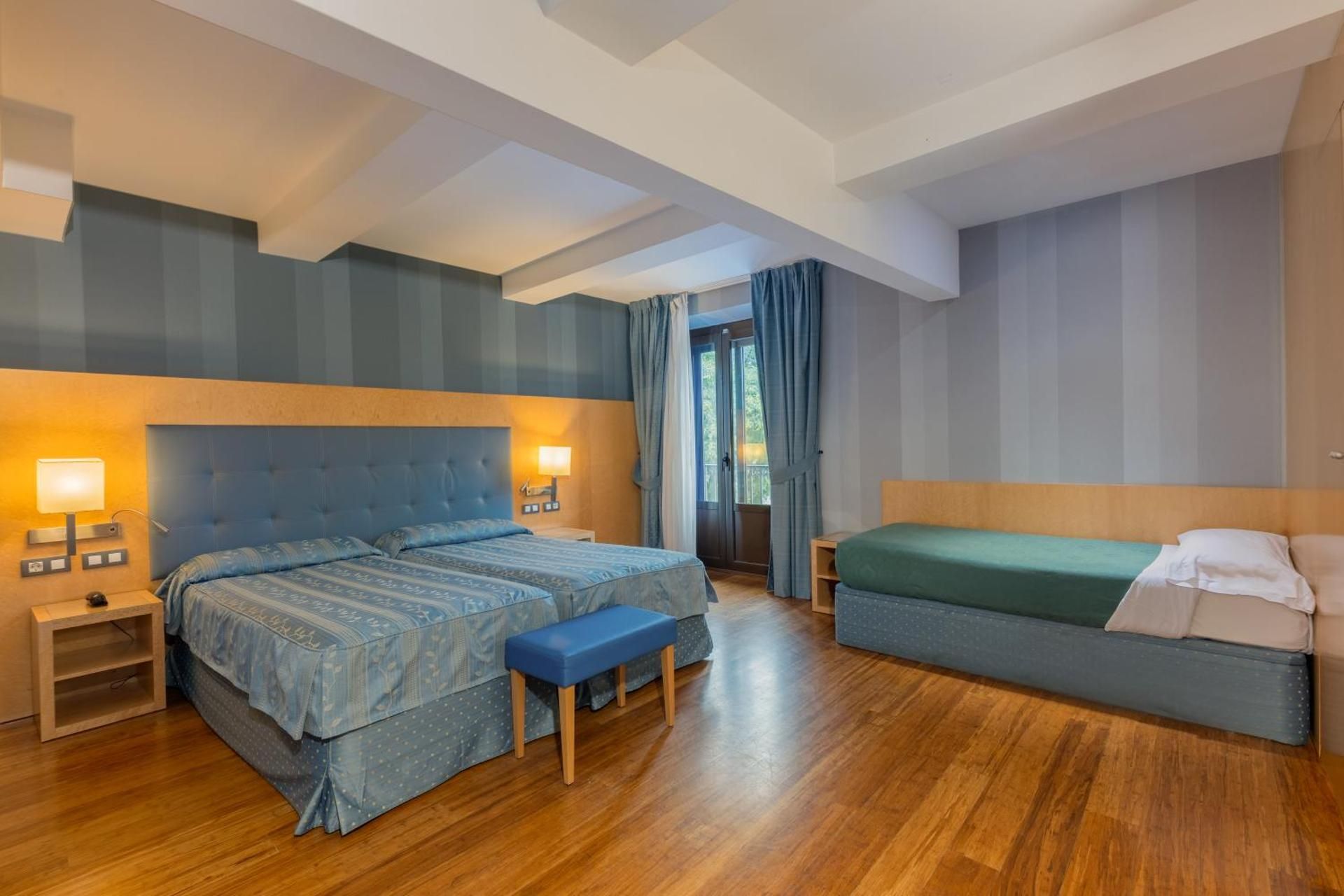 Double Room with Extra Bed and Balcony