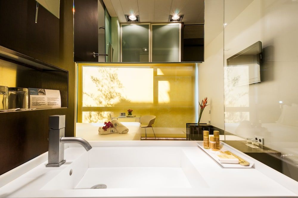 Ikonik Angli Room, 1 Double or 2 Twin Beds 16