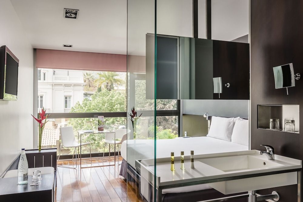 Ikonik Angli Room, 1 Double or 2 Twin Beds 4