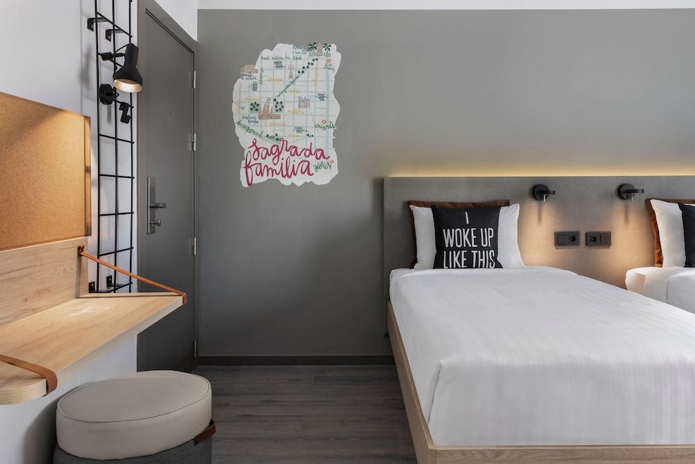 Moxy Barcelona Room, 2 Twin Beds, Balcony 5