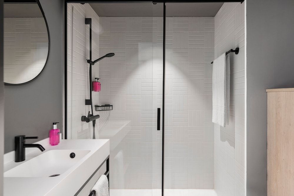 Moxy Barcelona Room, 2 Twin Beds, Balcony 22