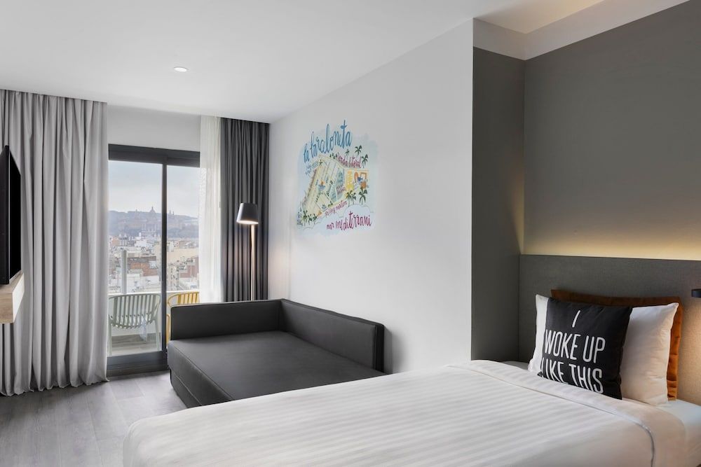Moxy Barcelona Room, 2 Twin Beds, Balcony 10