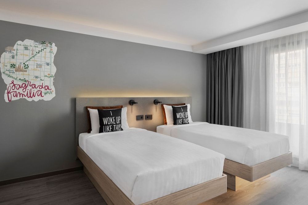 undefined Moxy Barcelona 7