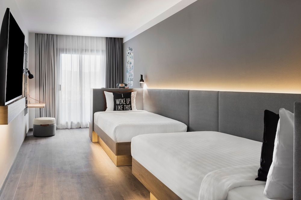 Moxy Barcelona Room, 2 Twin Beds, Balcony 17