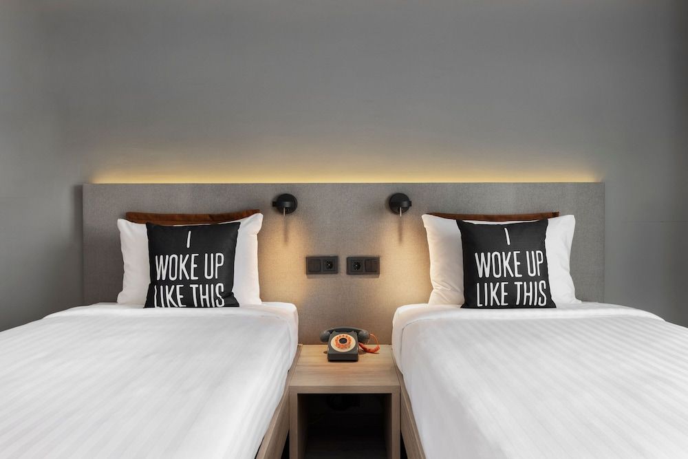 Moxy Barcelona Room, 2 Twin Beds, Balcony 7