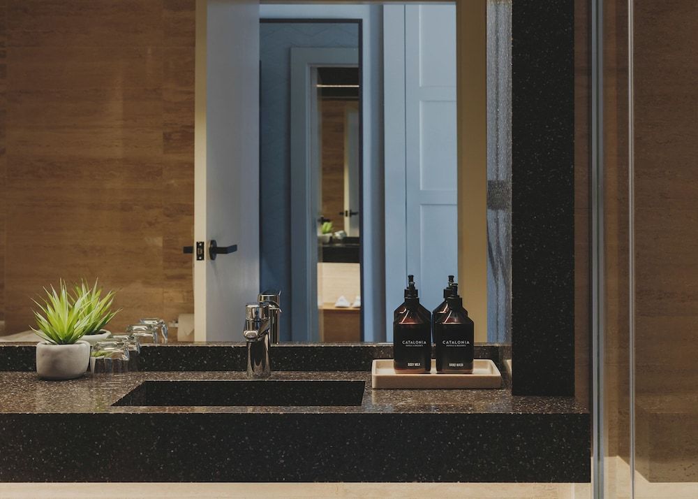 undefined Catalonia Boulevard 5