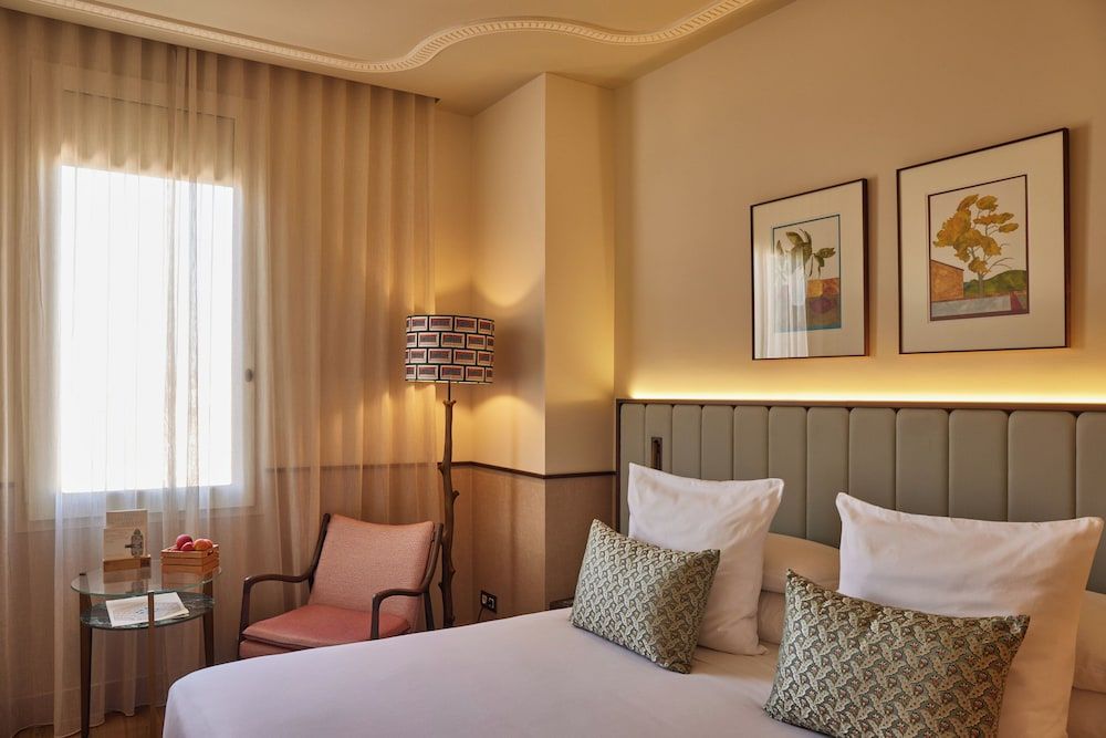 Grand Hotel Central Classic Room, 1 Queen Bed 4