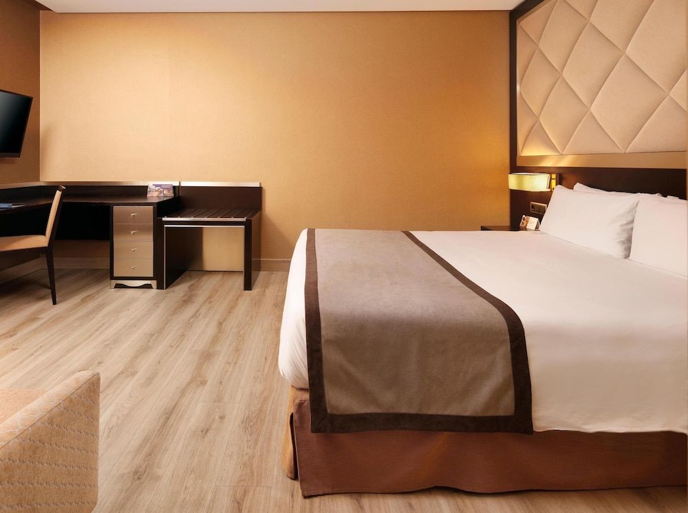 HCC St. Moritz Standard Double or Twin Room 7