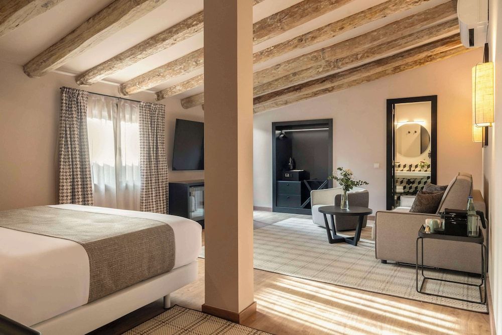 undefined Hesperia Barri Gòtic 2