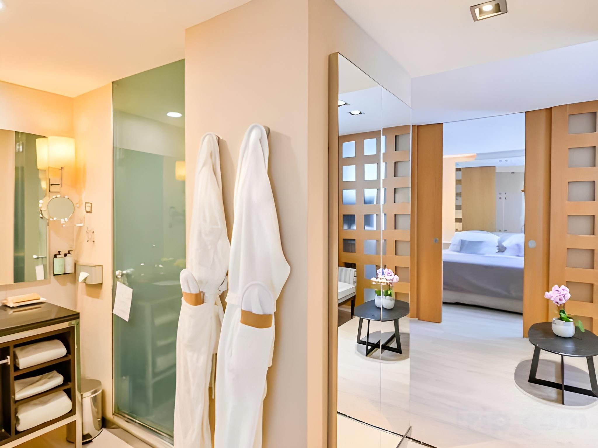 undefined Hesperia Presidente 6