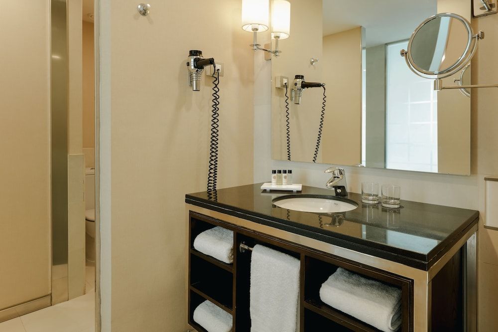 Hesperia Presidente Standard Room 5