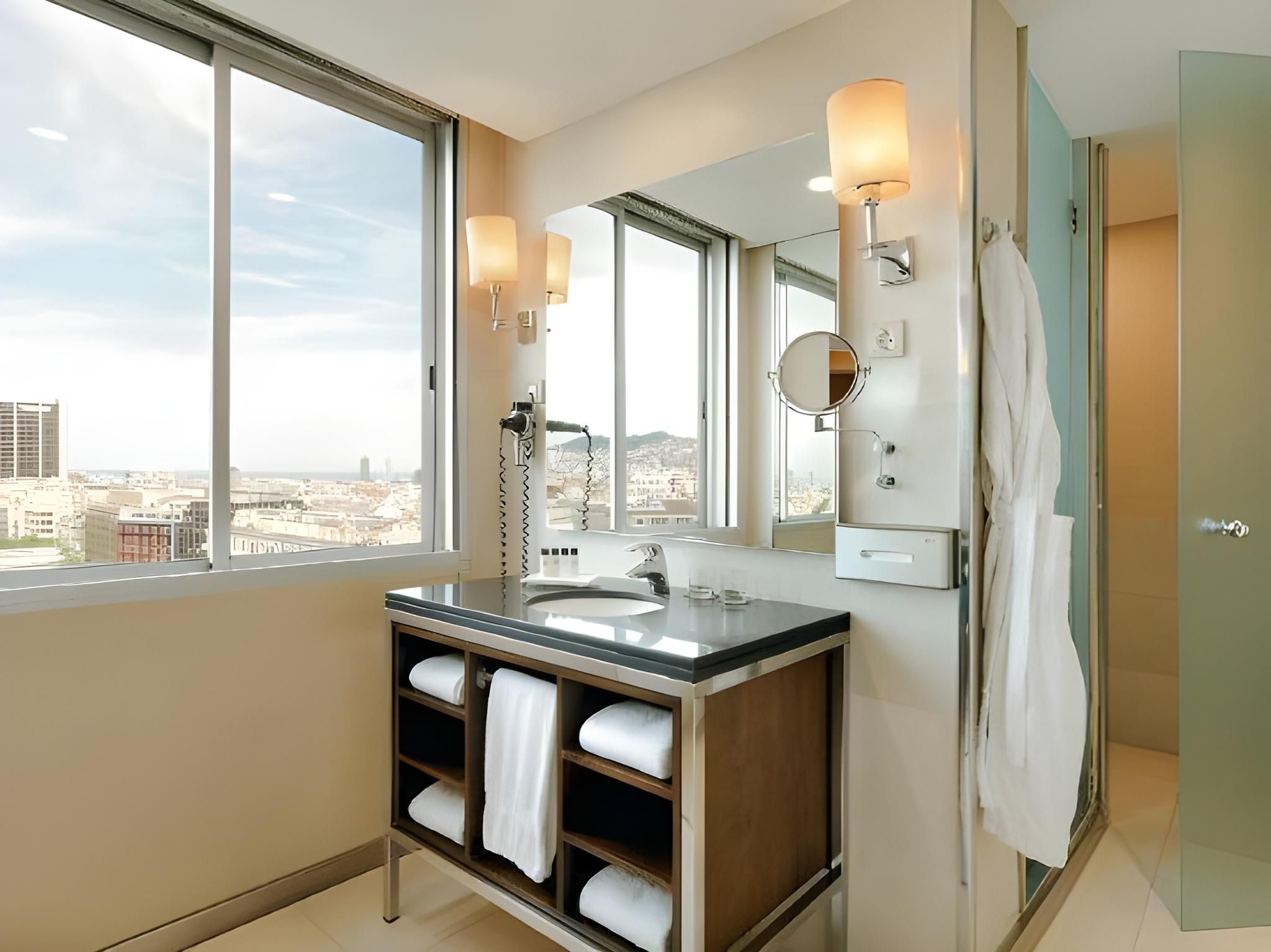 undefined Hesperia Presidente 5