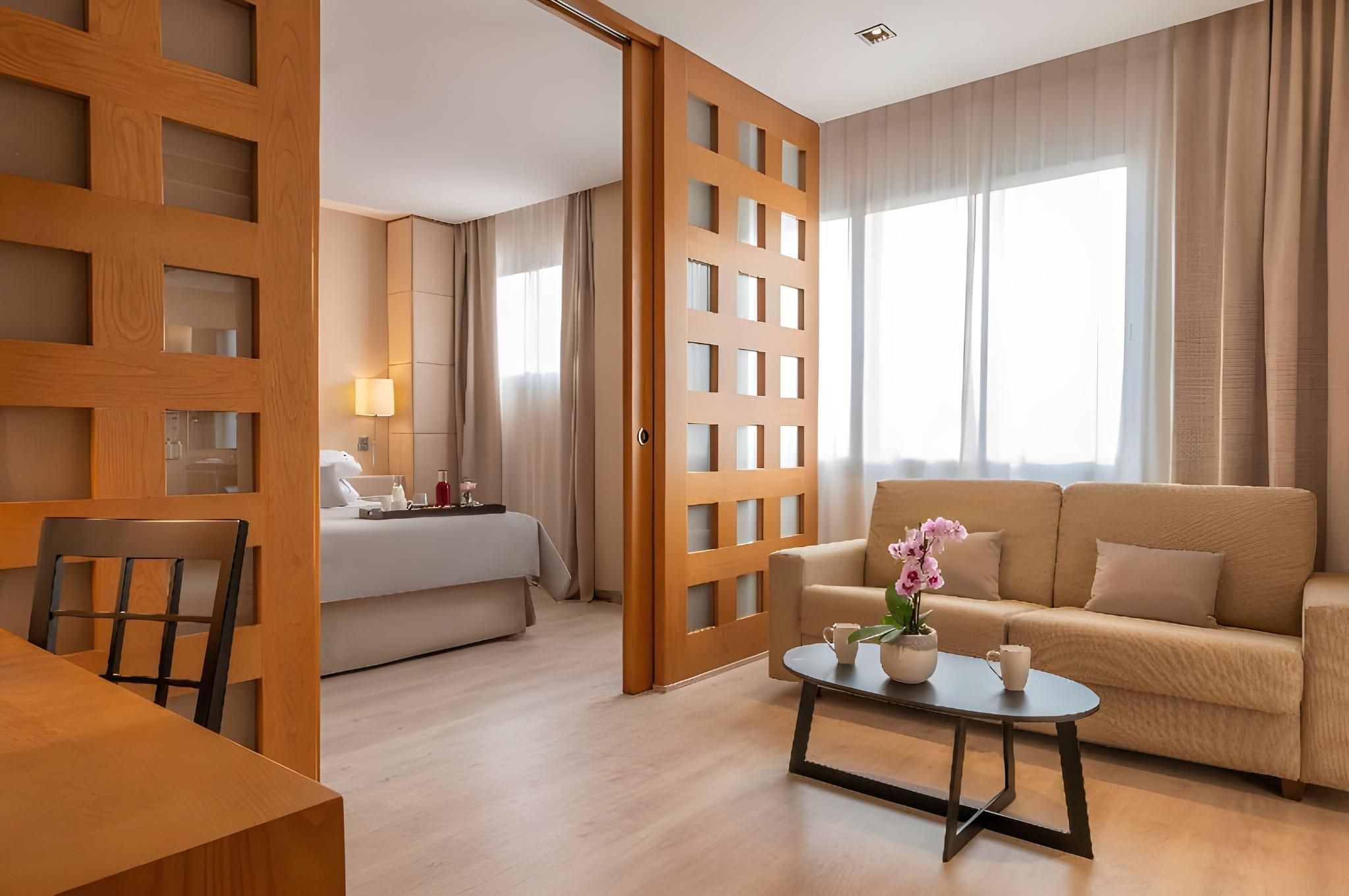 undefined Hesperia Presidente 7