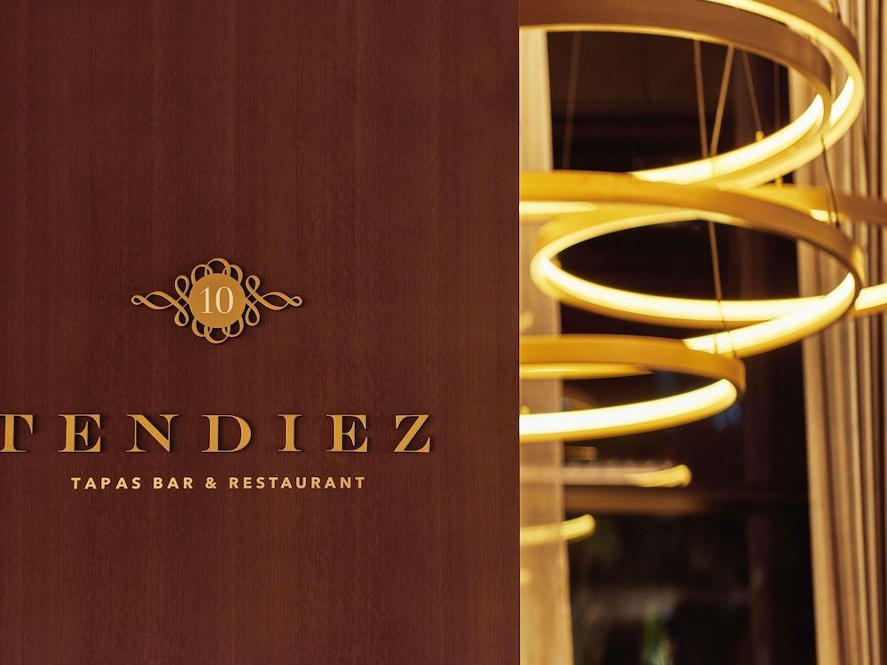 undefined Sofitel Barcelona Skipper 6