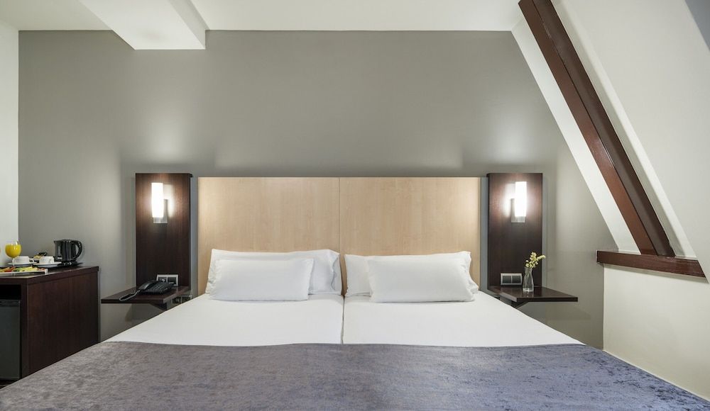 Hotel ILUNION Almirante Double Room 4