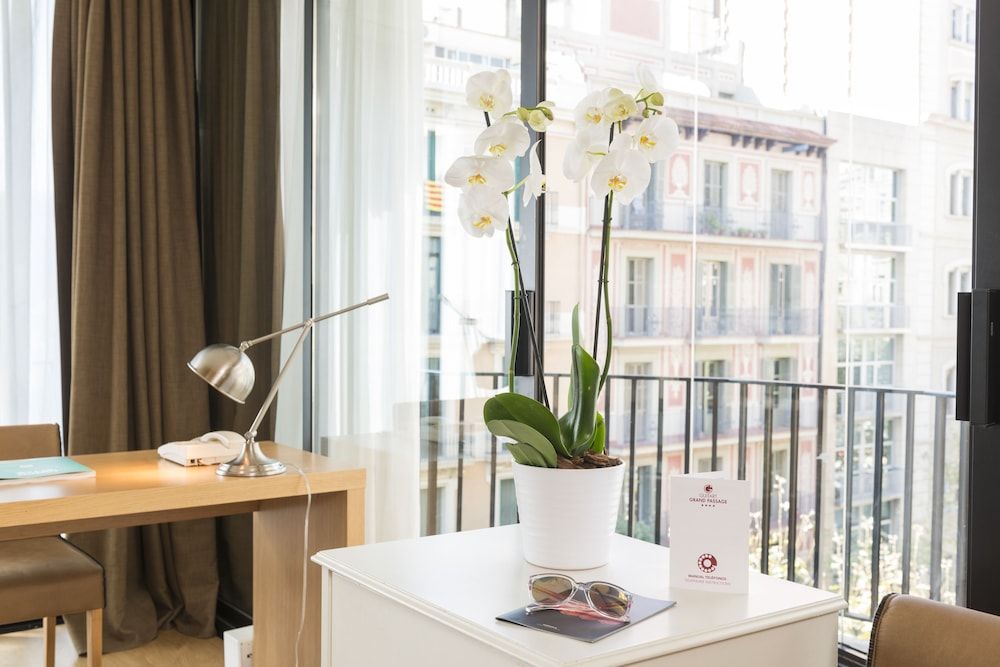 Guitart Grand Passage Comfort Room 6