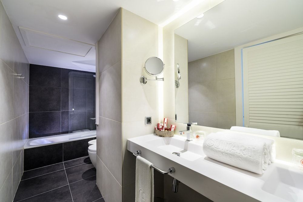 Guitart Grand Passage Comfort Room 4