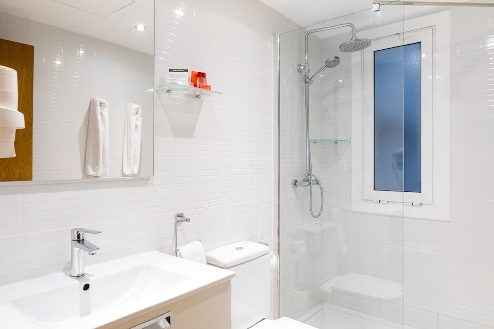 Casual Colours Barcelona Hotel by Casual Hoteles Economy Double Room, 1 Double Bed 4