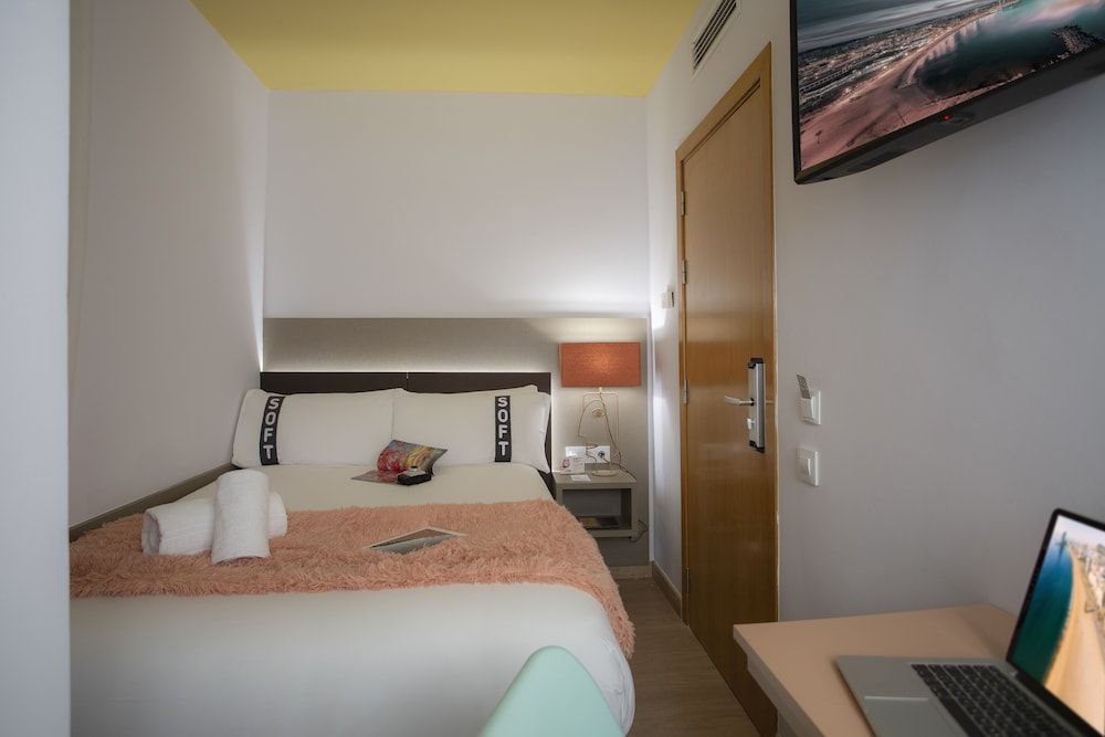 Casual Colours Barcelona Hotel by Casual Hoteles Economy Double Room, 1 Double Bed