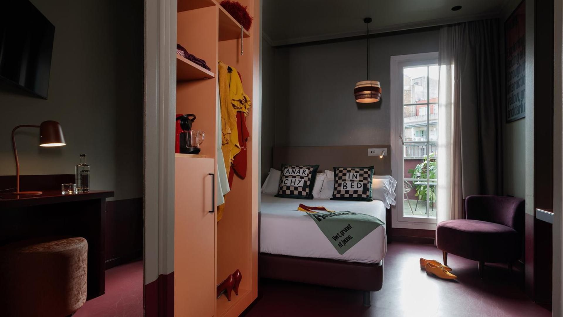 undefined chic&basic Reding 8