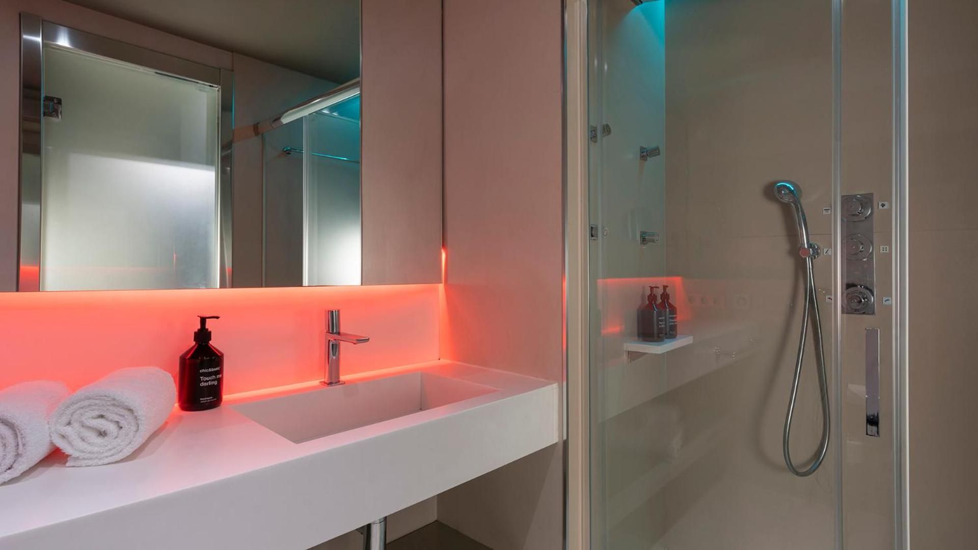 undefined chic&basic Reding 7