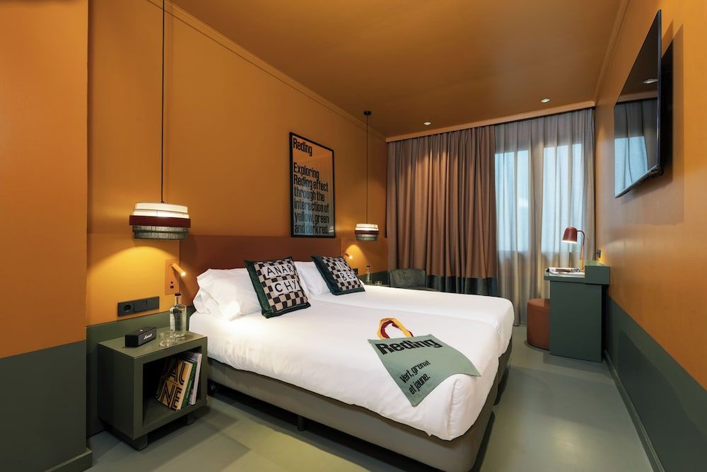 undefined chic&basic Reding