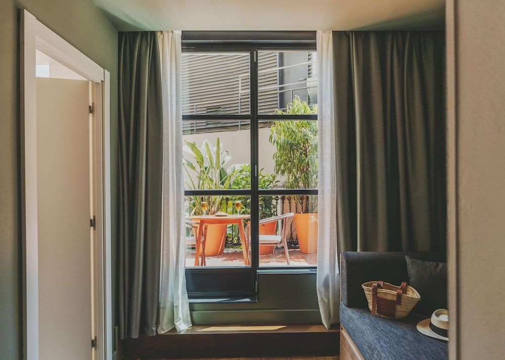 undefined Hotel Regina Barcelona 9